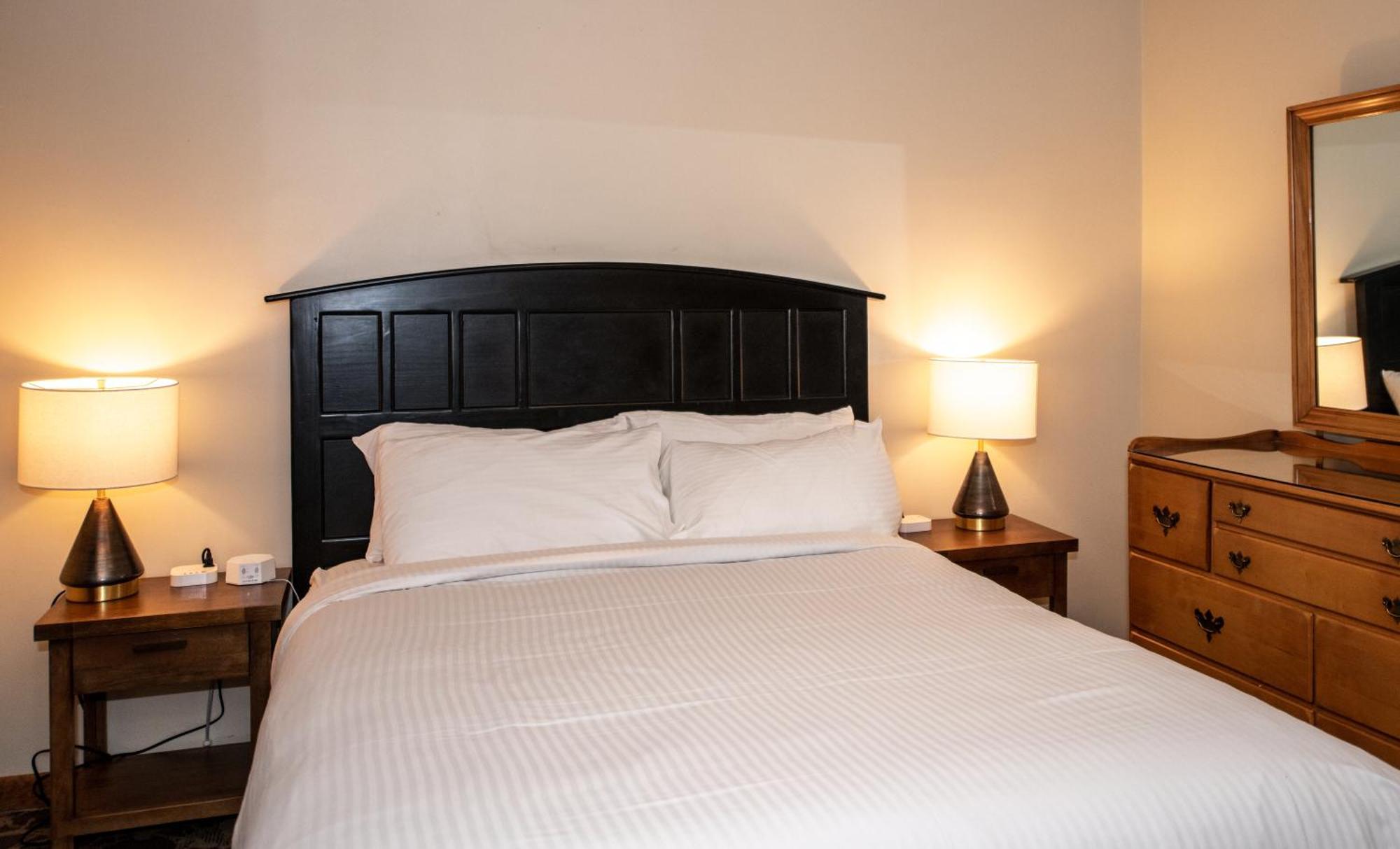 Gull Lake Lodge June Lake Room photo